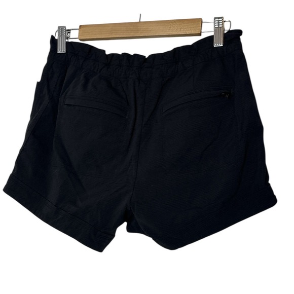 Athleta Trekkie Paper Bag Shorts Womens Size 4 Black Zip Pockets Outdoor Workout - Picture 4 of 8